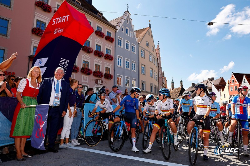 European Championships Munich 2022 - 2022 UEC Road Elite European Championships - Women's Road Race - 21/08/2022 - Scenery - Start - photo Luca Bettini/UEC/SprintCyclingAgency?2022